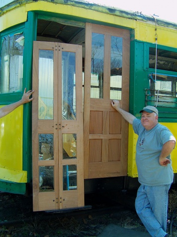 21 Jim King and Buddy Hooper install new doors on 119.jpg