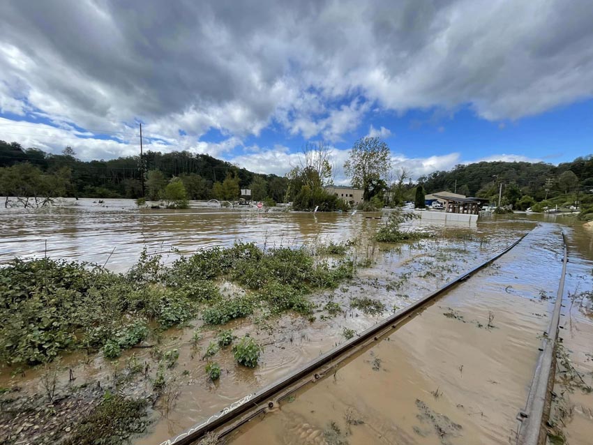 track underwater oct 2.jpg